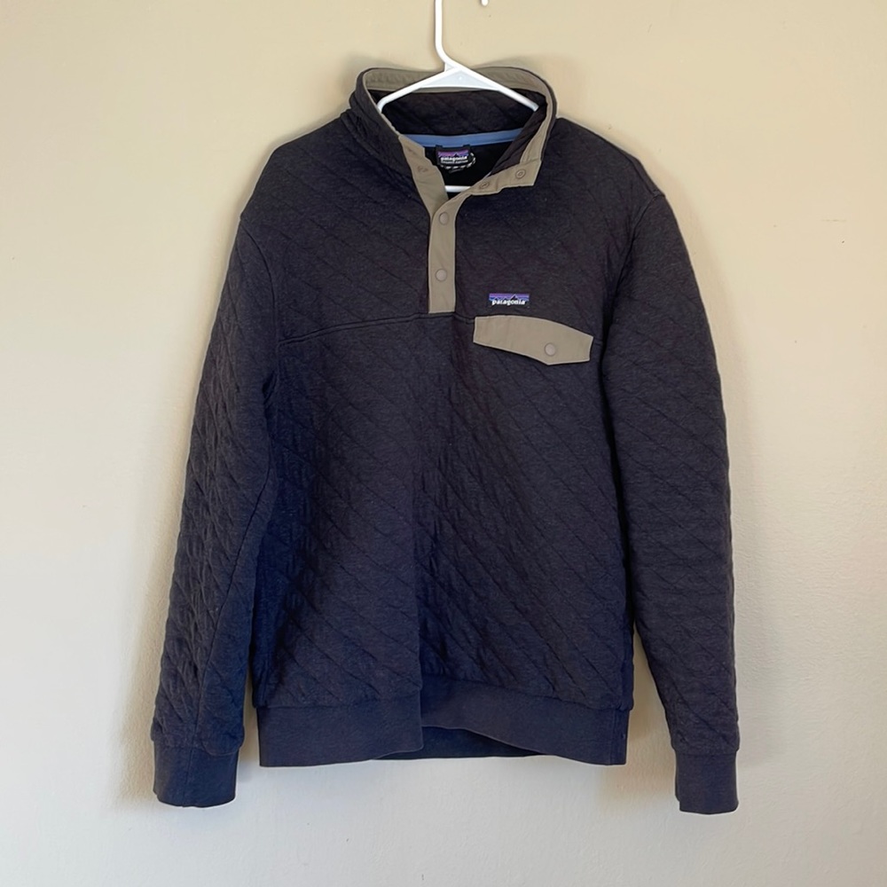 Patagonia men’s sweatshirt